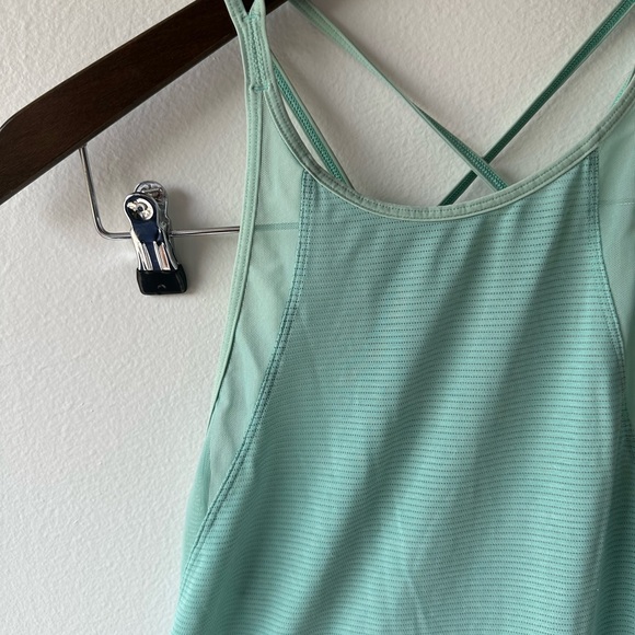 Lululemon Teal Workout Tank Size 6 - Picture 2 of 5
